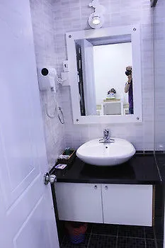Отель Gold Ocean Apartments Нячанг