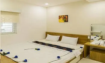 Отель Gold Ocean Apartments Нячанг