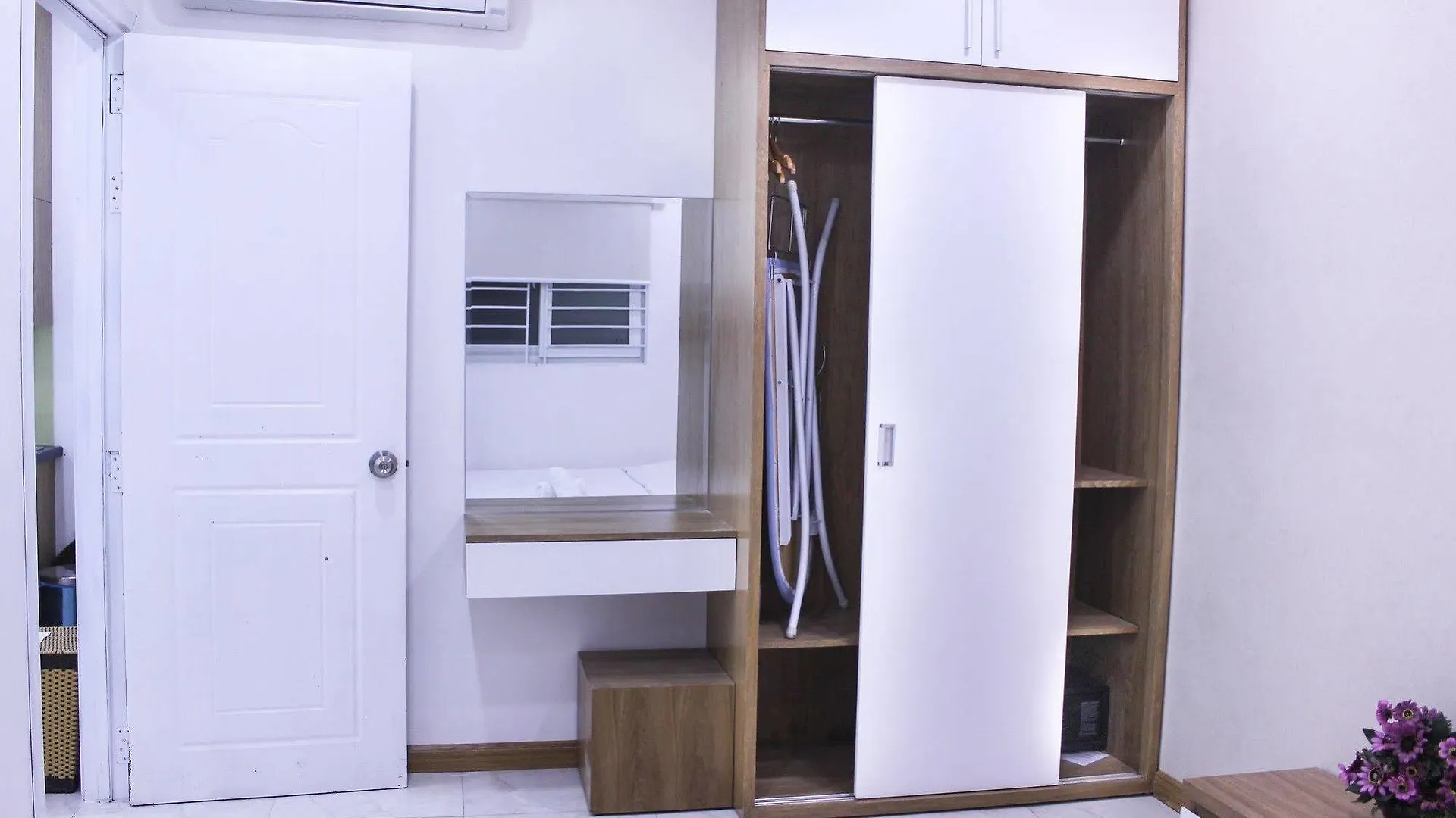 Отель Gold Ocean Apartments Нячанг