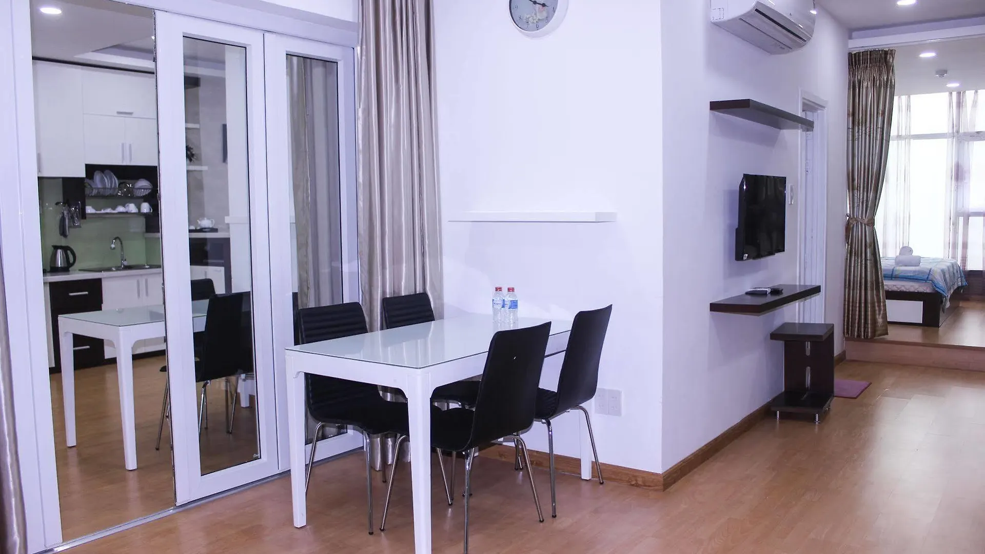 Отель Gold Ocean Apartments Нячанг
